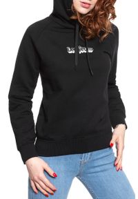 Lee - BLUZA LEE DAMSKA HOODIE BLACK L53WTX01 112112584. Okazja: na uczelnię, na co dzień. Typ kołnierza: kaptur. Materiał: bawełna, materiał, denim, jeans. Wzór: nadruk. Sezon: lato. Styl: sportowy, casual #3