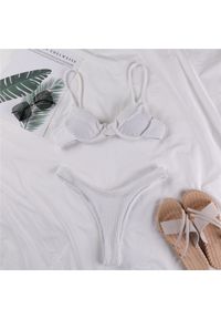 Intica - Bikini z usztywnieniem na plażę i basen Ytsje. Kolor: biały. Materiał: materiał