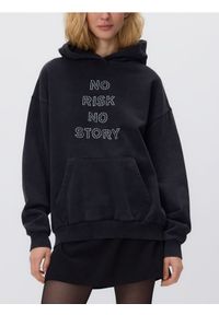 Reserved - Bluza z napisami - czarny. Kolor: czarny. Materiał: bawełna. Wzór: napisy #1