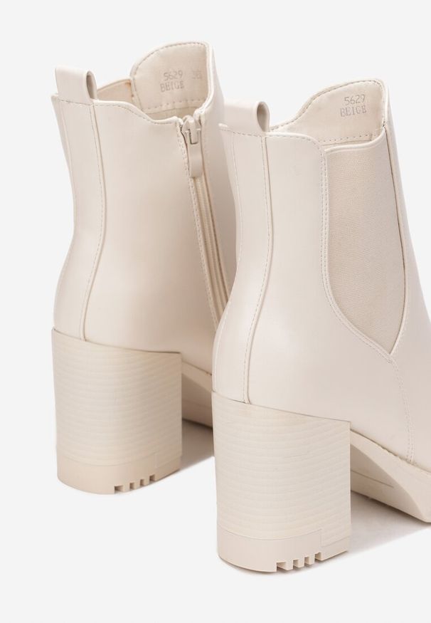 Renee - Beżowe Botki Ceadillo. Okazja: na co dzień. Zapięcie: zamek. Kolor: beżowy. Materiał: materiał, jeans, wełna. Sezon: zima, jesień. Obcas: na obcasie. Styl: casual, klasyczny. Wysokość obcasa: średni