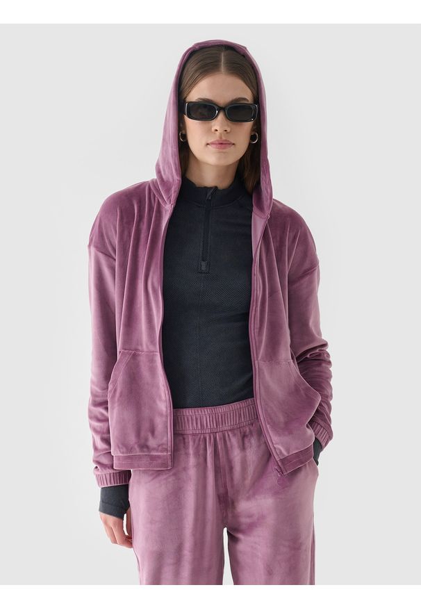 4f - 4F Bluza dresowa z weluru rozpinana z kapturem damska - różowa M. Okazja: na co dzień. Typ kołnierza: kaptur. Kolor: różowy. Materiał: dresówka, welur. Wzór: gładki, jednolity, ze splotem. Styl: sportowy, casual