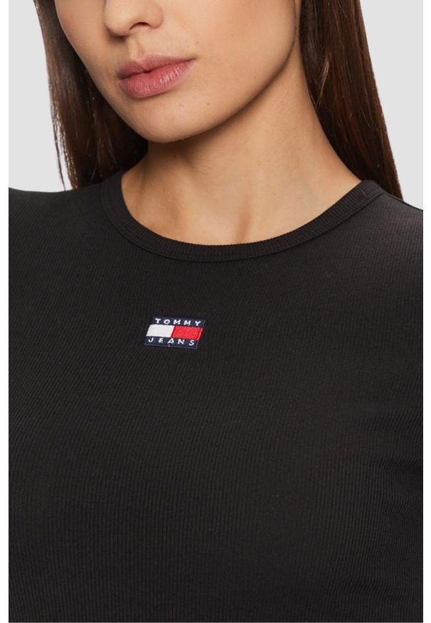 Tommy Jeans - TOMMY JEANS Czarny longsleeve damski. Kolor: czarny. Długość rękawa: długi rękaw