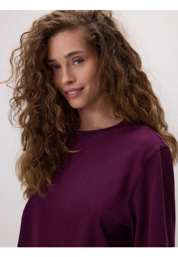 Reserved - Bawełniany longsleeve - ciemnofioletowy. Kolor: fioletowy. Materiał: bawełna. Długość rękawa: długi rękaw