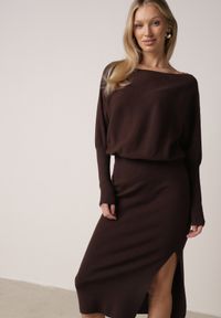Born2be - Brązowa Dzianinowa Sukienka z Wiskozą o Nietoperzowym Kroju z Dekoltem w Łódkę Tisan. Okazja: na co dzień, na spotkanie biznesowe. Typ kołnierza: dekolt w łódkę. Kolor: brązowy. Materiał: dzianina, wiskoza. Styl: casual, biznesowy #3
