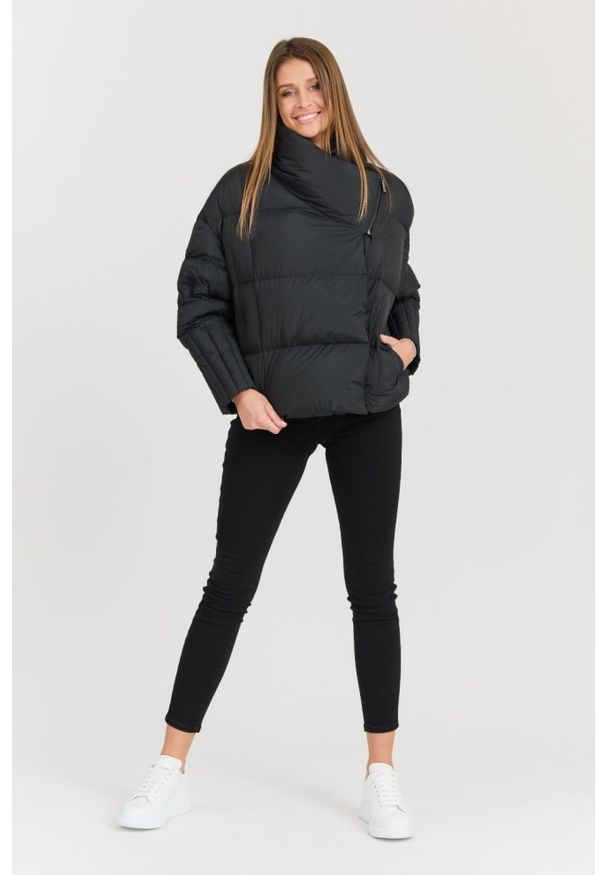 DIEGO M Czarna damska kurtka Giubbino Micropiuma - Collo Con Zip, Rozmiar S. Kolor: czarny. Materiał: puch, nylon. Długość rękawa: długi rękaw. Długość: długie