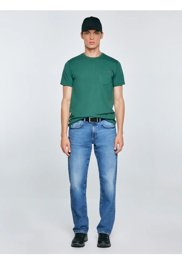 Big-Star - Koszulka męska z kieszonką zielona Carbon 304. Kolor: zielony. Materiał: jeans, bawełna, materiał. Wzór: aplikacja