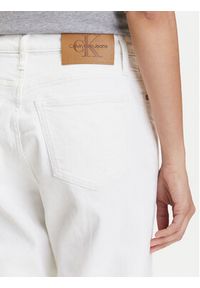 Calvin Klein Jeans Jeansy J20J225137 Biały Mom Fit. Kolor: biały