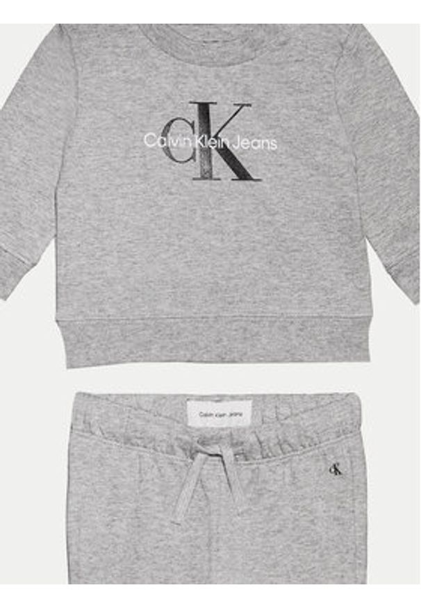 Calvin Klein Jeans Dres Monogram IN0IN00017 Szary Regular Fit. Kolor: szary. Materiał: bawełna