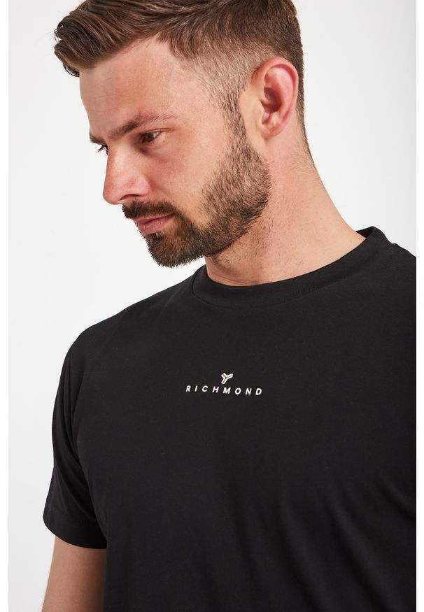 John Richmond Sport - T-SHIRT GALTEMORE JOHN RICHMOND SPORT. Materiał: bawełna. Wzór: napisy, nadruk. Styl: sportowy