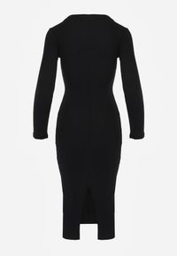 Renee - Czarna Sweterkowa Sukienka o Dopasowanym Kroju Sartana. Okazja: do pracy. Kolor: czarny. Długość rękawa: długi rękaw. Typ sukienki: dopasowane #8