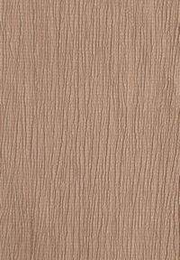 Born2be - Ciemnobeżowa Prosta Spódnica z Rozcięciem z Boku ze Strukturalnej Tkaniny Orinelin. Okazja: do pracy, na co dzień. Kolor: beżowy. Materiał: tkanina. Długość: długie. Styl: elegancki, casual #8