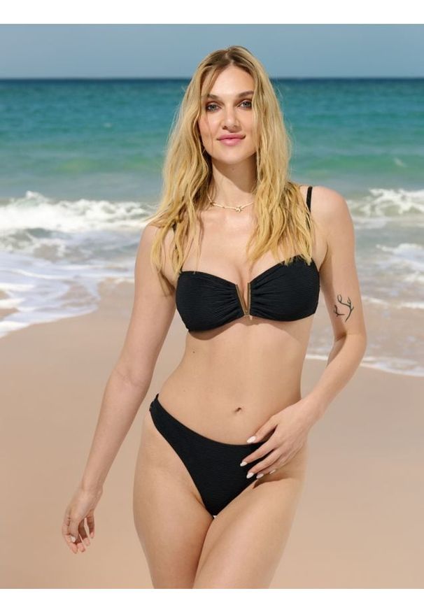 Sinsay - Góra od bikini - czarny. Kolor: czarny. Materiał: materiał, prążkowany