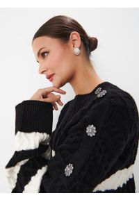 Mohito - Sweter w czarno-białe paski - Czarny. Kolor: czarny. Wzór: paski #2