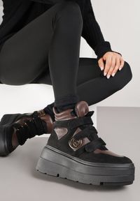 Renee - Czarno-Brązowe Botki Sneakersy Vices na Platformie w Stylu Y2K Gelira. Okazja: na co dzień. Zapięcie: rzepy. Kolor: czarny. Materiał: jeans. Wzór: aplikacja. Sezon: lato. Obcas: na platformie. Styl: casual