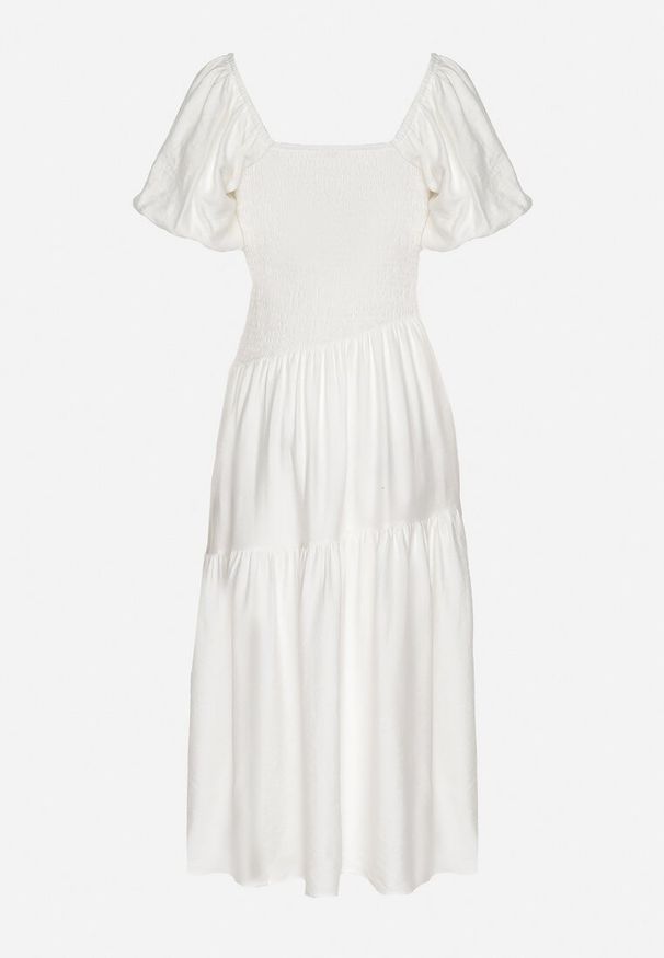 Born2be - Biała Sukienka Rozkloszowana z Wiskozy z Kwadratowym Dekoltem i Drapowaniem Napessia. Okazja: na co dzień. Typ kołnierza: dekolt kwadratowy. Kolor: biały. Materiał: wiskoza. Styl: casual, elegancki, klasyczny