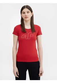 4f - T-shirt regular z nadrukiem damski. Kolor: czerwony. Materiał: bawełna, elastan. Wzór: nadruk #1