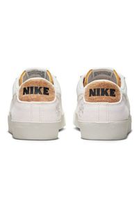 Buty Nike Blazer Low '77 Prm M DV7231 001 białe. Okazja: na co dzień. Zapięcie: sznurówki. Kolor: biały. Materiał: materiał, tkanina, syntetyk, guma. Szerokość cholewki: normalna #6