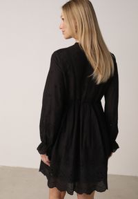 Born2be - Czarna Sukienka w Rustykalnym Stylu z Haftowanej Tkaniny z Bawełną Delogana. Okazja: na co dzień. Kolor: czarny. Materiał: tkanina, bawełna. Wzór: haft. Typ sukienki: rozkloszowane, proste. Styl: casual, elegancki #5