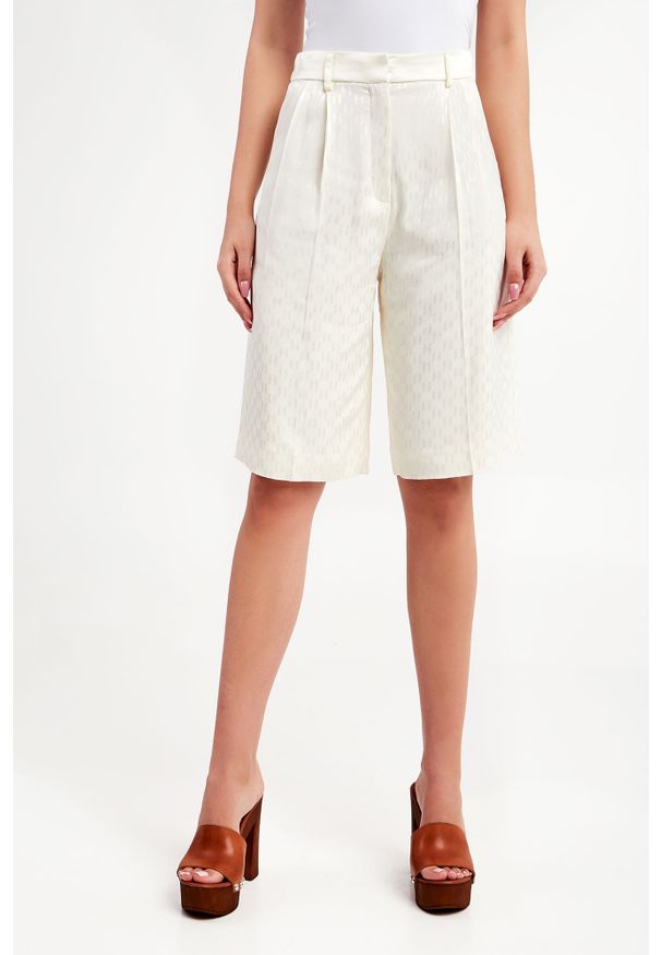 Karl Lagerfeld - Spodenki KARL LAGERFELD. Stan: podwyższony