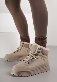 Born2be - Ciemnobeżowe Sneakersy na Grubej Podeszwie z Futerkiem Alweda. Okazja: na co dzień. Kolor: beżowy. Materiał: futro #1