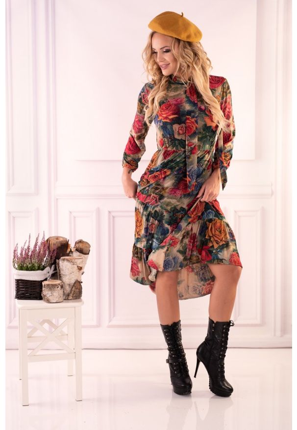 Merribel - Sukienka Retro w Kwiaty. Materiał: poliester. Wzór: kwiaty. Styl: retro