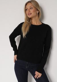 Born2be - Czarny Sweter z Wiskozą i Tłoczonymi Kwiatami Lanifera. Okazja: na co dzień. Kolor: czarny. Materiał: wiskoza. Wzór: kwiaty. Styl: casual #7