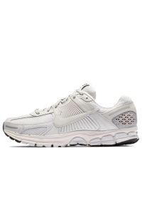 Buty męskie Nike Zoom Vomero 5 BV1358-001 - białe. Okazja: na co dzień. Kolor: biały. Materiał: guma. Szerokość cholewki: normalna. Model: Nike Zoom
