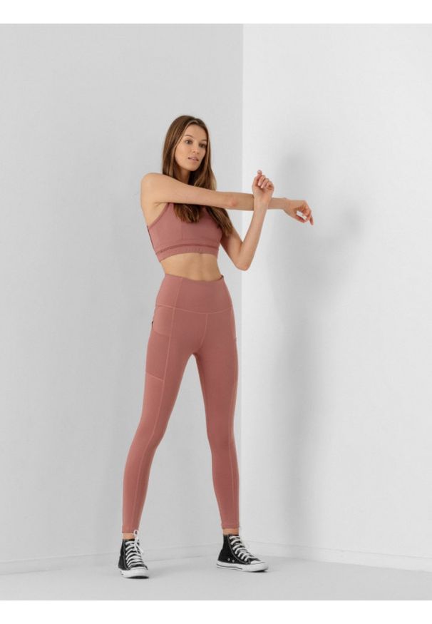 outhorn - Legginsy treningowe damskie. Okazja: na co dzień. Stan: podwyższony. Materiał: poliester, materiał, elastan. Styl: casual