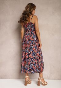 Renee - Granatowa Kopertowa Sukienka z Bawełny w Kwiaty na Ramiączkach Rissanda. Kolor: niebieski. Materiał: bawełna. Długość rękawa: na ramiączkach. Wzór: kwiaty. Sezon: lato. Typ sukienki: kopertowe #4