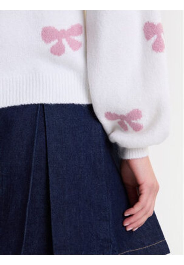 only - ONLY Sweter Bora 15360712 Biały Regular Fit. Kolor: biały. Materiał: syntetyk