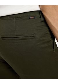 Lee - LEE MĘSKIE SPODNIE MATERIAŁOWE SLIM CHINO OLIVE NIGHT 112355772 L71L016192. Materiał: materiał #4