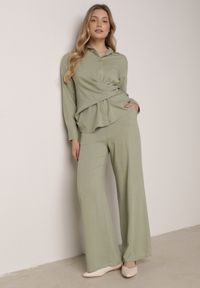 Born2be - Zielony Wiskozowy Komplet Asymetryczna Koszula i Spodnie z Kieszeniami Moneia. Kolor: zielony. Materiał: wiskoza #1