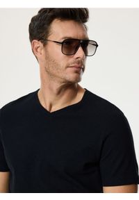 Reserved - T-shirt regular fit z lnem - czarny. Kolor: czarny. Materiał: len