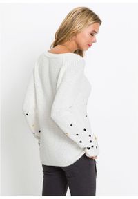 Sweter w serca bonprix biel wełny z nadrukiem. Kolor: biały. Materiał: wełna. Wzór: nadruk #2
