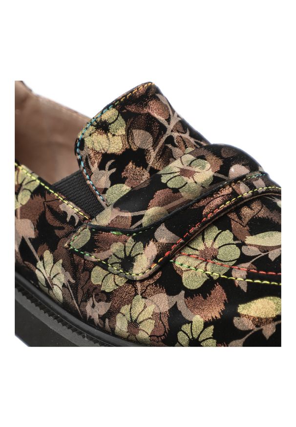 Brązowe Półbuty Laura Vita Eleganckie Wzorzyste Mokasyny Damskie. Okazja: na co dzień. Kolor: brązowy. Szerokość cholewki: normalna. Wzór: kwiaty. Styl: elegancki