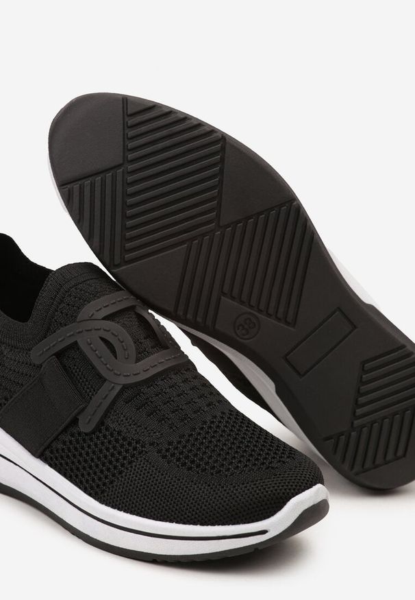 Born2be - Czarne Buty Sportowe na Koturnie z Elastyczną Cholewką przed Kostkę Vataria. Okazja: na co dzień. Wysokość cholewki: przed kostkę. Kolor: czarny. Materiał: jeans. Szerokość cholewki: normalna. Obcas: na koturnie