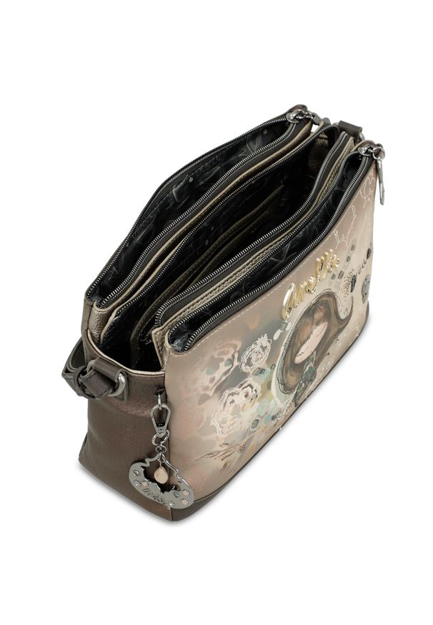 Brązowa Pojemna Listonoszka Damska Anekke Real. Kolor: brązowy. Wzór: haft, motyw z bajki, kwiaty. Dodatki: z breloczkiem, z haftem. Styl: casual