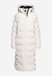 Born2be - Biała Długa Kurtka z Kapturem Ściągaczami i Dołem Zapinanym na Napy Sialinnor. Okazja: na co dzień. Typ kołnierza: kaptur. Kolor: biały. Materiał: futro, polar, jeans. Długość: długie. Styl: casual #5