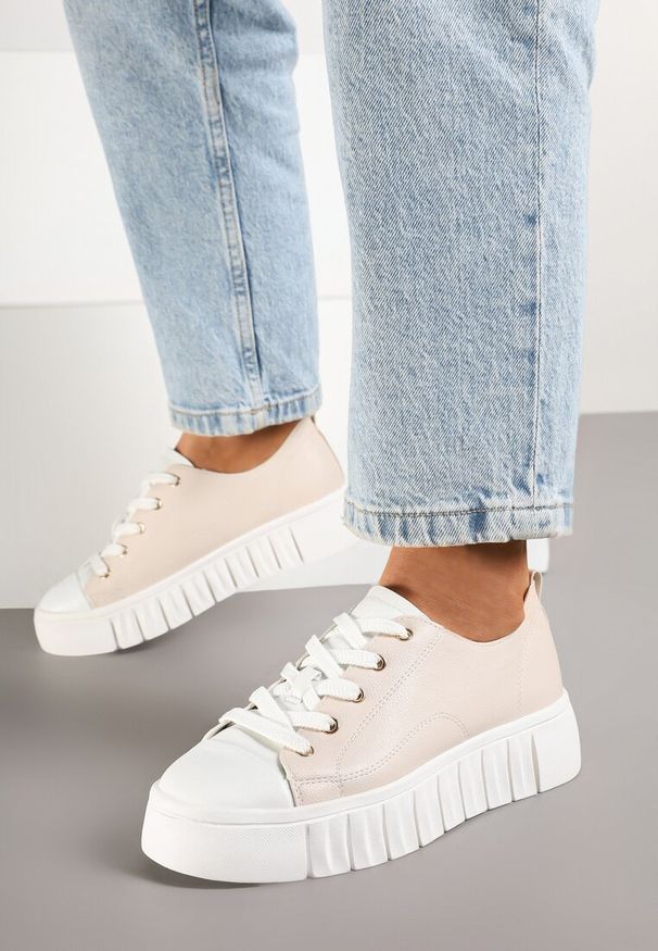 Renee - Beżowe Płaskie Sneakersy Vices ze Sznurowaniem Lorori. Okazja: na co dzień. Zapięcie: sznurówki. Kolor: beżowy. Materiał: jeans. Sezon: lato, wiosna