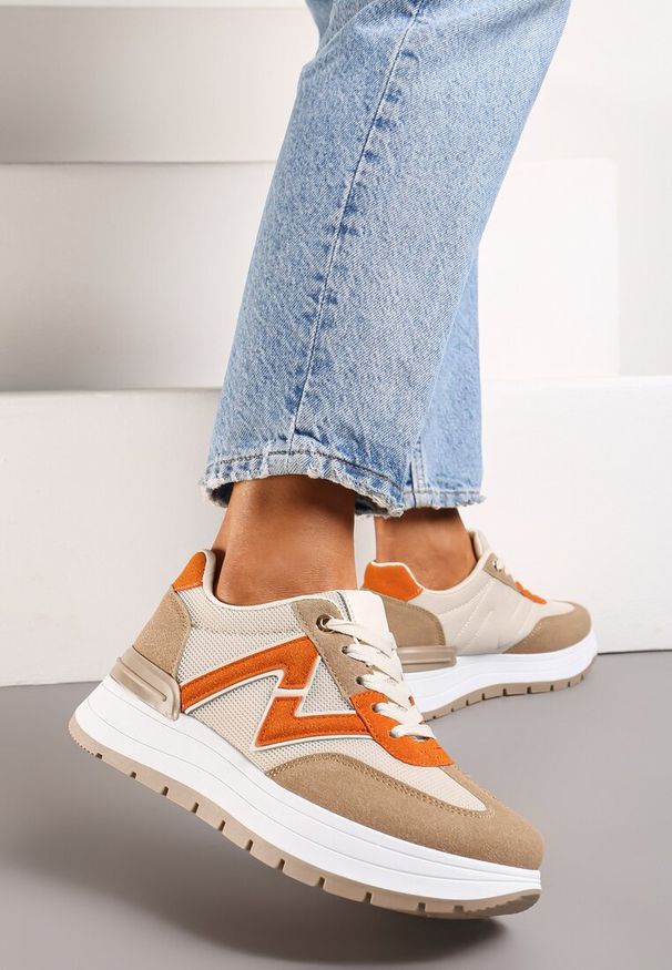 Born2be - Brązowo-Pomarańczowe Sneakersy na Grubej Podeszwie z Brokatowym Zdobieniem i Sznurowaniem Lavistes. Nosek buta: okrągły. Zapięcie: sznurówki. Kolor: brązowy. Materiał: materiał. Wzór: aplikacja. Obcas: na obcasie. Wysokość obcasa: niski