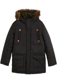 bonprix - Kurtka funkcjonalna zimowa chłopięca z kapturem ze sztucznym futerkiem i detalami z imitacji skóry. Typ kołnierza: kaptur. Kolor: czarny. Materiał: futro, skóra. Sezon: zima #1