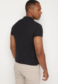 Born2be - Czarny T-shirt Polo z Bawełną Fodelira. Okazja: na co dzień. Typ kołnierza: polo. Kolor: czarny. Materiał: bawełna. Styl: klasyczny, elegancki, casual