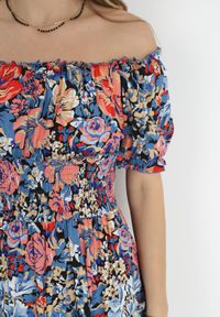 Born2be - Niebiesko-Czarna Wiskozowa Sukienka Mini z Gumkami w Pasie i Falbanką Muena. Typ kołnierza: kołnierz z falbankami. Kolor: niebieski. Materiał: wiskoza. Wzór: kwiaty. Długość: mini #5