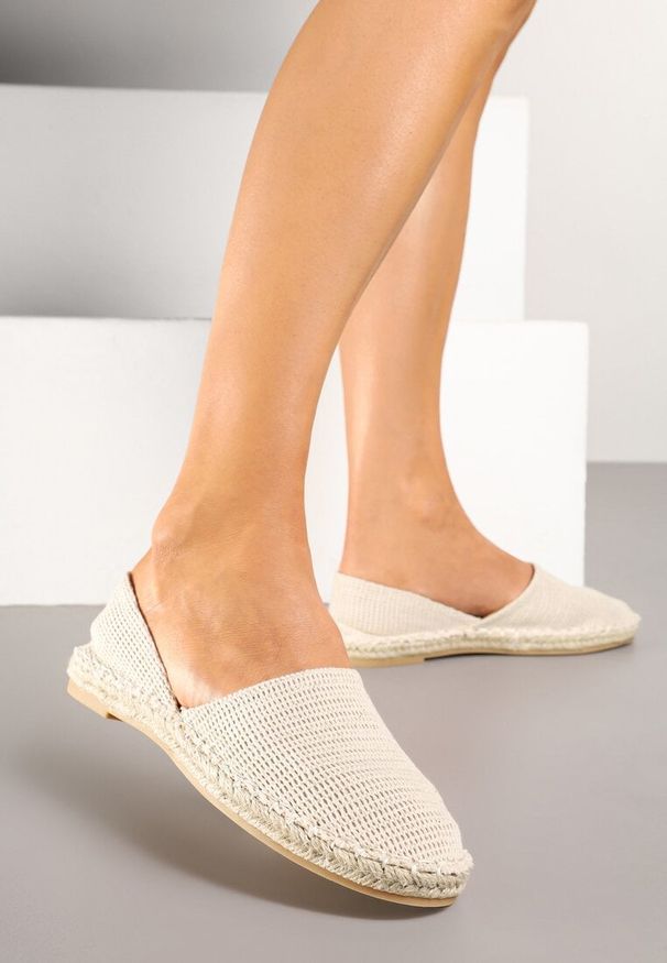 Born2be - Jasnobeżowe Espadryle z Plecionką i Wyciętą Cholewką Prommea. Okazja: na co dzień. Kolor: beżowy. Materiał: jeans. Szerokość cholewki: normalna. Sezon: lato. Obcas: na obcasie. Styl: casual. Wysokość obcasa: niski