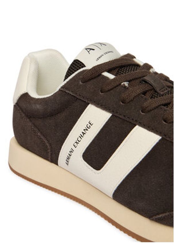 Armani Exchange Sneakersy XM002689 AF17447 M6334 Brązowy. Kolor: brązowy. Materiał: zamsz, skóra