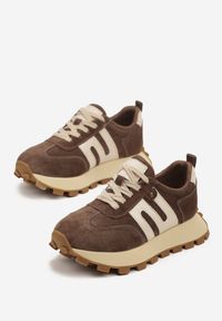 Renee - Brązowe Sneakersy ze Skóry Naturalnej Ozdobione Geometrycznym Wzorem Melassea. Okazja: na co dzień. Kolor: brązowy. Materiał: skóra. Wzór: aplikacja, geometria #4