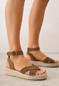 Born2be - Ciemnozielone Plecione Sandały Boho VICES ze Skrzyżowanymi Paskami Aqiaria. Okazja: na co dzień. Zapięcie: pasek. Kolor: zielony. Materiał: len. Sezon: lato. Styl: boho #1