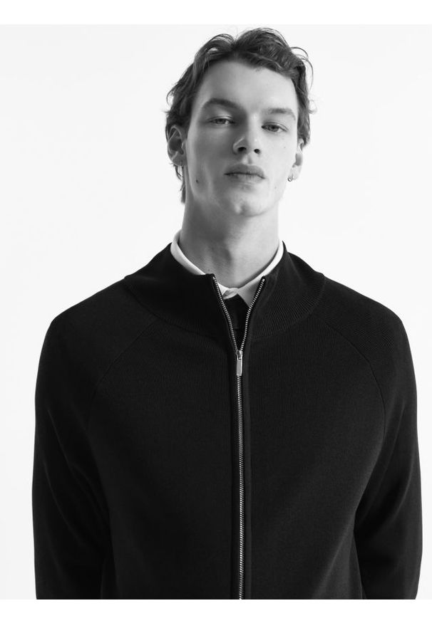 Reserved - Rozpinany sweter z wiskozą - granatowy. Kolor: niebieski. Materiał: wiskoza