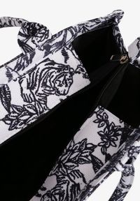 Born2be - Czarna Torebka z Motywem Zwierząt i Napisem Alionessa. Kolor: czarny. Wzór: napisy. Styl: klasyczny, elegancki, biznesowy, casual #3