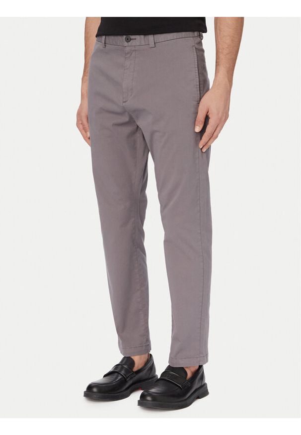 Hugo - HUGO Chinosy David251D 50530886 Szary ciemny Slim Fit. Kolor: szary. Materiał: bawełna